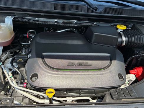 Used 2023 Chrysler Voyager LX FWD image 22