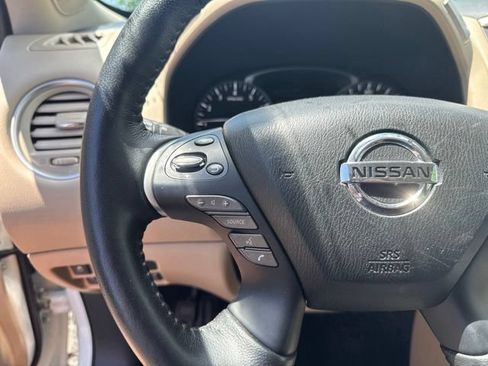 Used 2020 Nissan Pathfinder Platinum AWD/4WD image 14