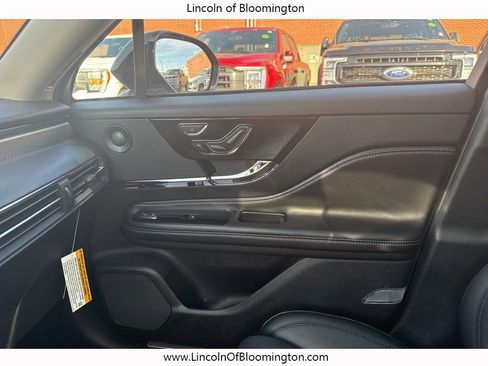 New 2025 Lincoln Corsair Reserve w/ Equipment Group 202A image 42