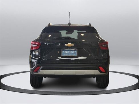 Certified 2025 Chevrolet Trax LT w/ Driver Confidence Package image 4