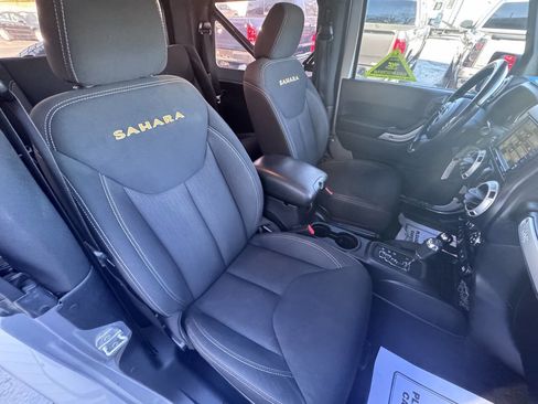 Used 2016 Jeep Wrangler Sahara w/ Dual Top Group image 32