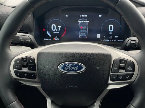 Used 2025 Ford Explorer Active RWD image 12