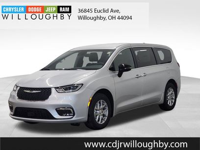 New 2026 Chrysler Pacifica Select