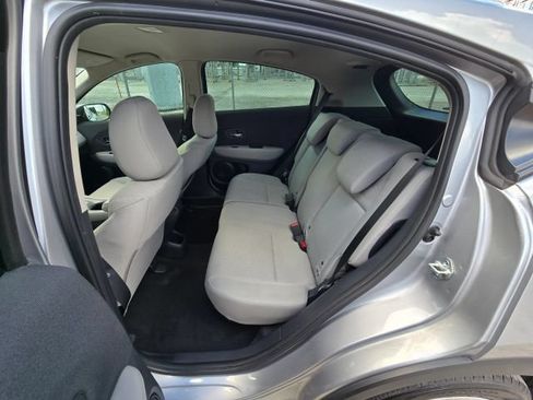 Used 2021 Honda HR-V LX image 11