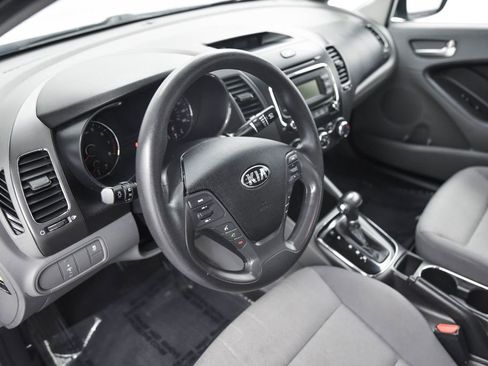 Used 2017 Kia Forte LX image 18