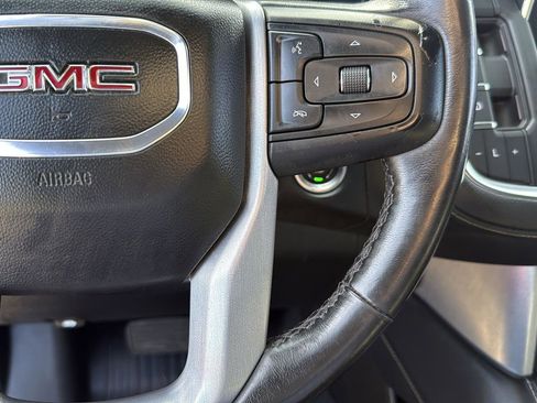 Used 2022 GMC Yukon XL SLT w/ SLT Luxury Package image 13