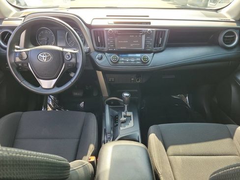 Used 2018 Toyota RAV4 XLE FWD image 12