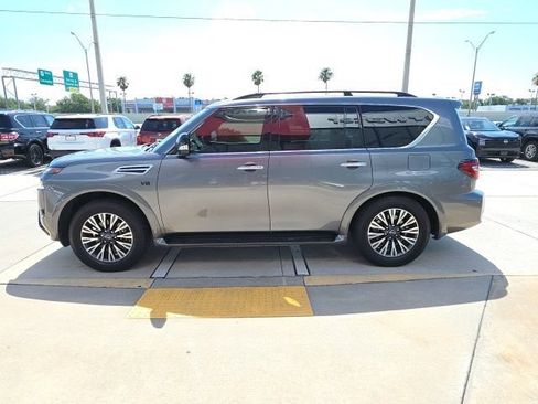 Used 2022 Nissan Armada SL w/ Midnight Edition Package RWD image 7