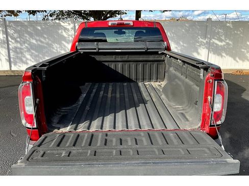 Used 2015 GMC Canyon SLE AWD/4WD image 32
