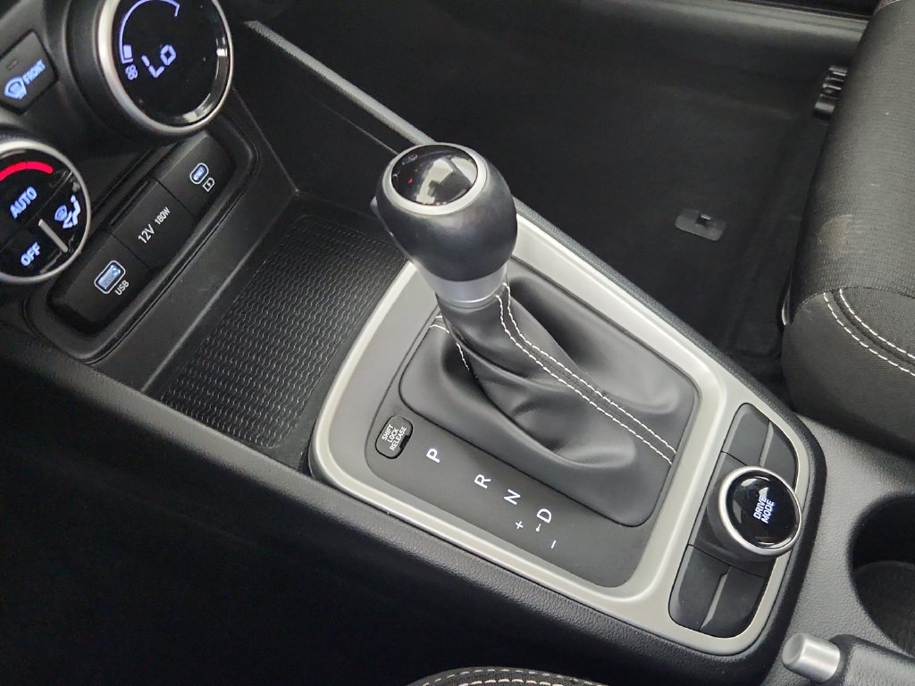 Used 2025 Hyundai Venue SEL FWD image 30