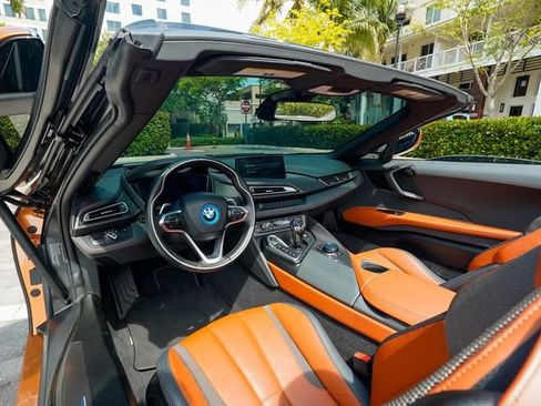 Used 2019 BMW i8 Roadster AWD/4WD image 3