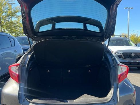 Used 2018 Toyota C-HR XLE FWD image 22