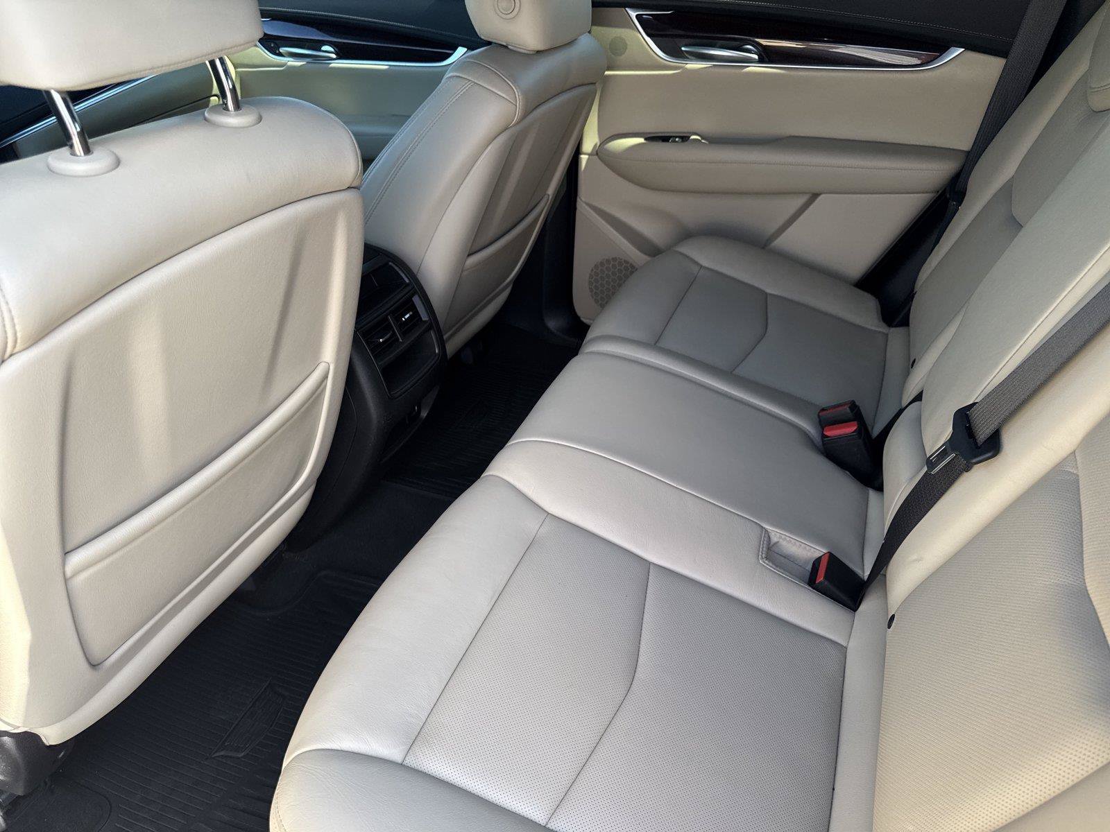 Used 2017 Cadillac XT5 Luxury w/ Driver Awareness Package FWD image 30