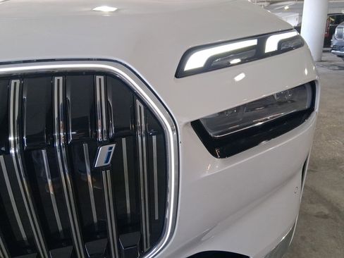 Certified 2024 BMW i7 eDrive50 w/ Premium Package 2 image 8