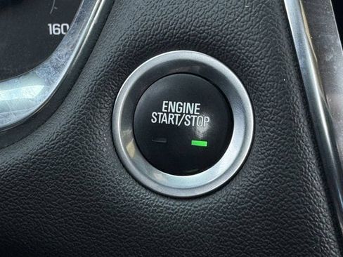 Used 2023 Chevrolet Traverse RS FWD image 23