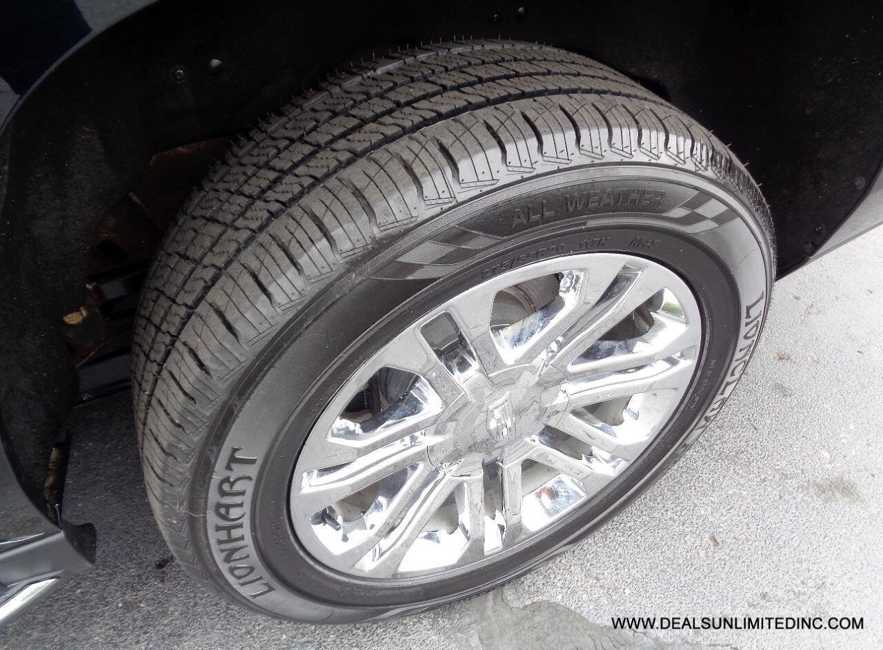 Used 2019 Cadillac Escalade ESV 4WD image 6