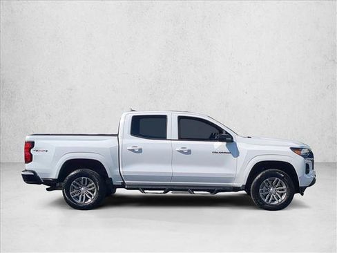 Used 2025 Chevrolet Colorado LT AWD/4WD image 4