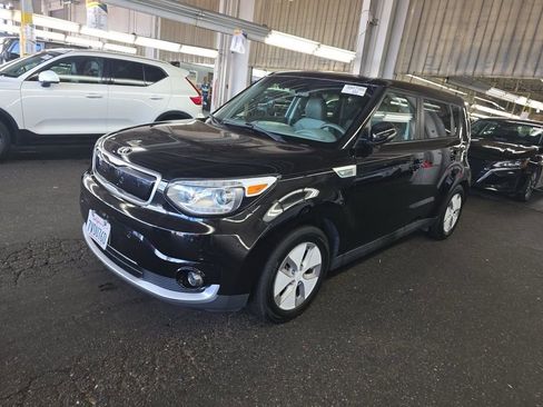Used 2016 Kia Soul EV + w/ Sun & Fun Package image 2