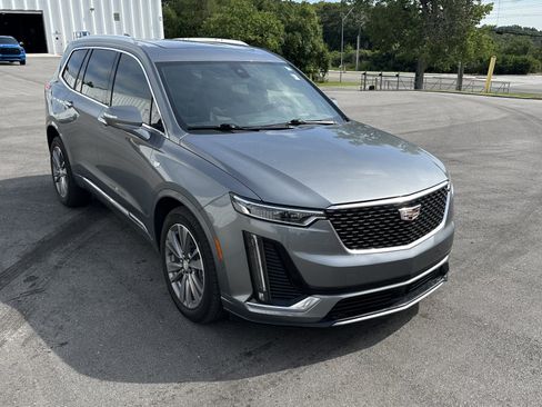 Used 2022 Cadillac XT6 Premium Luxury w/ Platinum Package AWD/4WD image 2
