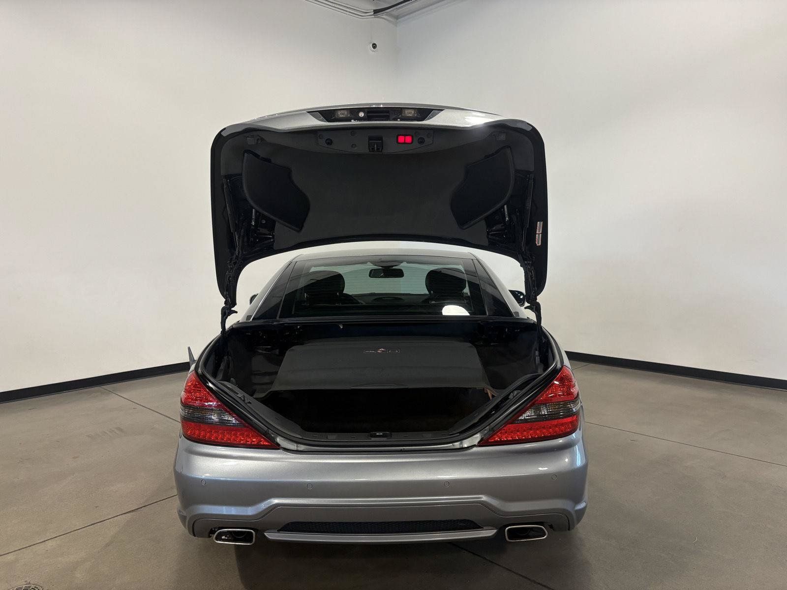 Used 2009 Mercedes-Benz SL 550 image 26