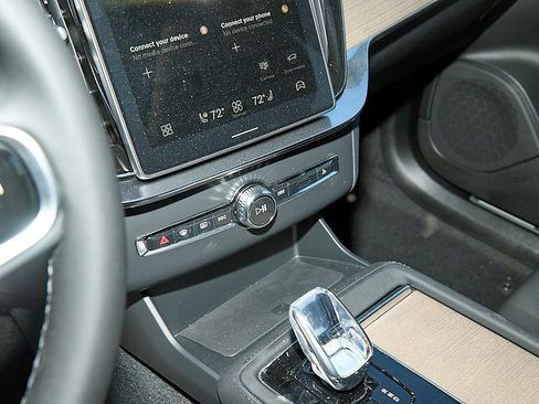 New 2026 Volvo XC90 B6 Plus w/ Protection Package image 16