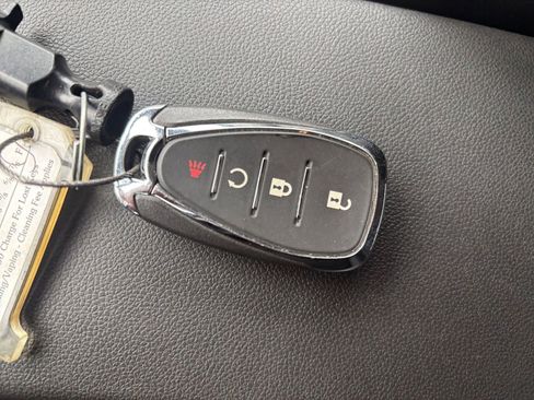 Used 2025 Chevrolet Trax LT image 23