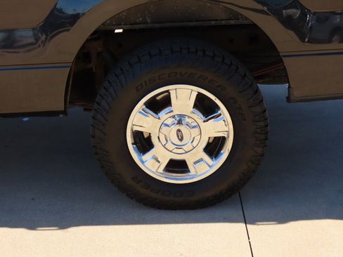 Used 2012 Ford F150 XLT w/ XLT Convenience Pkg image 17