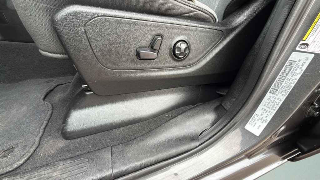 Used 2019 RAM 1500 Big Horn RWD image 27
