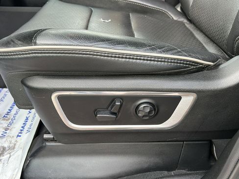 Used 2019 RAM 1500 Laramie image 24