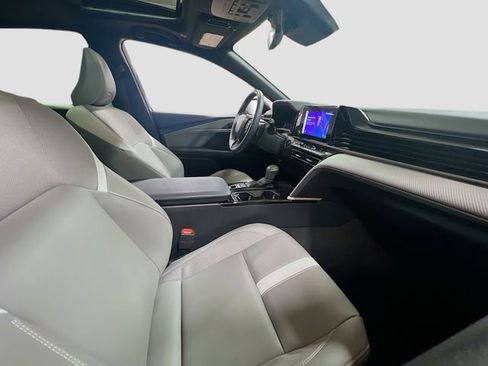 Used 2025 Toyota Camry SE w/ Convenience Package AWD/4WD image 29