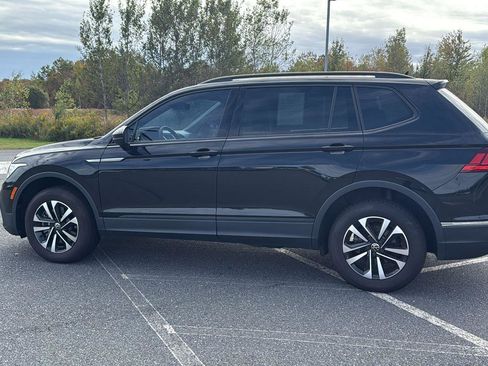 Used 2022 Volkswagen Tiguan S image 10