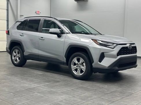 Used 2025 Toyota RAV4 XLE AWD/4WD image 1