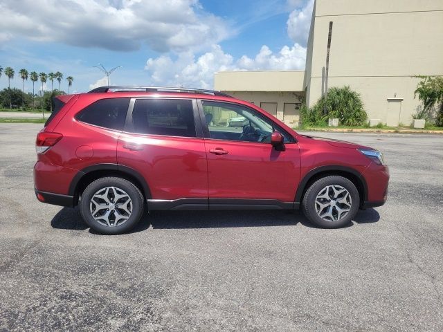 Used 2019 Subaru Forester Premium AWD/4WD image 5