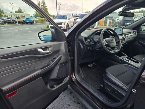 Used 2023 Ford Escape ST-Line w/ Equipment Group 301A image 7