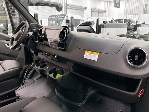 New 2025 Mercedes-Benz Sprinter 2500 image 26