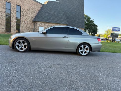 Used 2008 BMW 328i Convertible RWD image 9