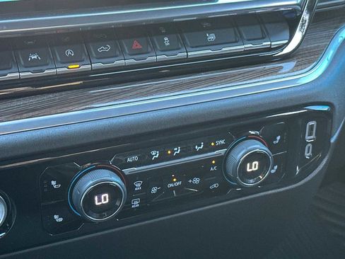 Used 2024 Chevrolet Silverado 1500 LT image 27