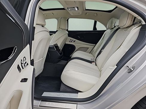 New 2025 Bentley Flying Spur Plug-In Hybrid image 32