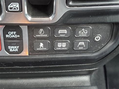 Used 2021 Jeep Wrangler Unlimited Rubicon w/ Xtreme Recon 35" Tire Package image 24