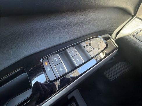 Used 2024 Nissan Pathfinder Platinum w/ Cargo Package image 13