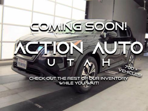 Used 2022 Nissan Rogue SV FWD image 1