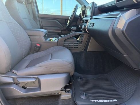 Used 2025 Toyota Tacoma SR5 image 10