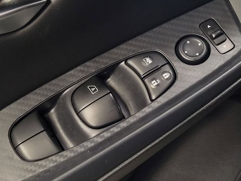 Used 2025 Nissan Sentra SV FWD image 27