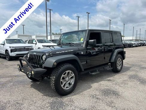 Used 2016 Jeep Wrangler Unlimited Rubicon w/ Connectivity Group AWD/4WD image 7