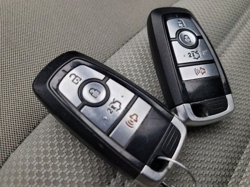 Used 2018 Ford Fusion SE image 32