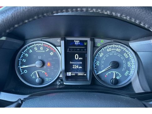 Used 2020 Toyota Tacoma 2WD Double Cab image 27