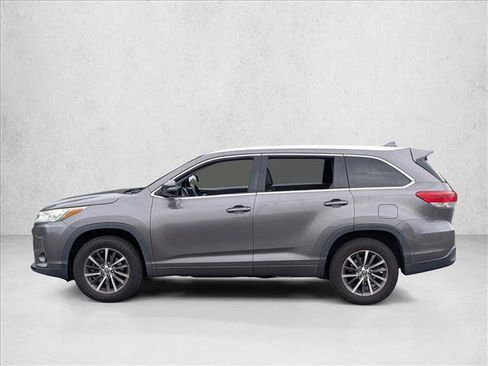Used 2018 Toyota Highlander XLE FWD image 8