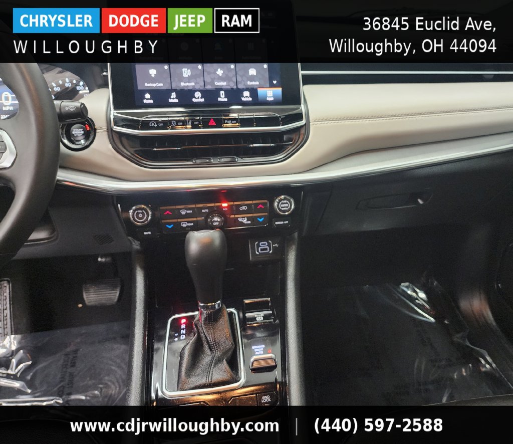 Used 2024 Jeep Compass Limited AWD/4WD image 19