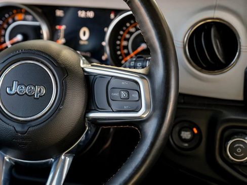 Used 2021 Jeep Wrangler Unlimited Sahara image 27