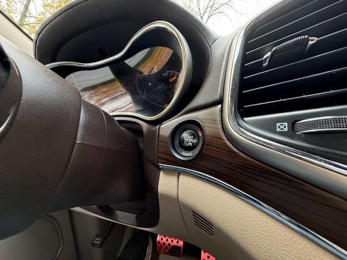 Used 2016 Jeep Grand Cherokee Overland w/ Advanced Technology Group image 18